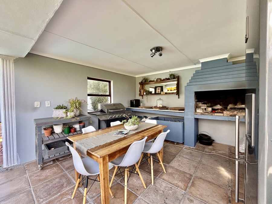 5 Bedroom Property for Sale in Vierlanden Western Cape